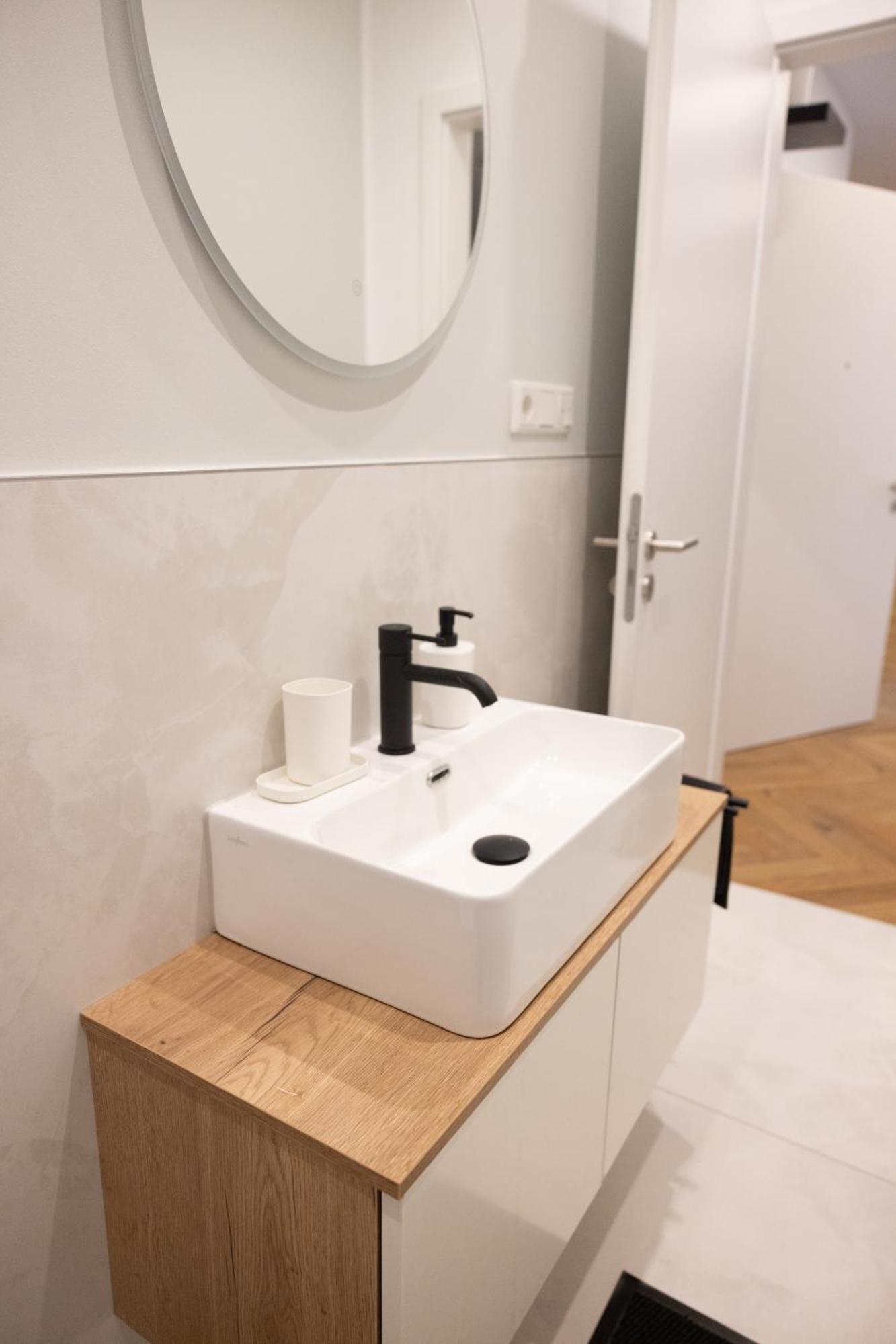 Neubau Apartment Mit Kamin Und Terrasse In Premium Lage Parkplatz Inklusive Bielefeld Exteriör bild